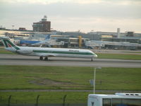 I-DAWS @ EGLL - Taken at Heathrow Airport March 2005 - by Steve Staunton