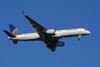 N14107 @ MCO - Continental