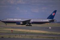 N205UA @ LFPG - United Airlines flight leaving Paris CDG - by Michel Teiten ( www.mablehome.com )