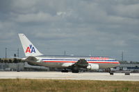 N325AA @ KMIA - Boeing 767-200