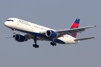 N6706Q @ LAX - Delta Airlines N6706Q (FLT DAL559) from Salt Lake City Int'l (KSLC) on approach to RWY 25L. - by Dean Heald