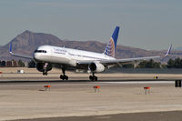 N33132 @ KLAS - Continental Airlines / 1998 Boeing 757-224 - by Brad Campbell