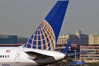 N33132 @ KLAS - Continental Airlines / 1998 Boeing 757-224