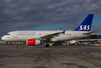 OY-KBT @ VIE - SAS Airbus A319 - by Yakfreak - VAP