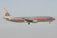 N952AA @ KMIA - American Airlines 737-800