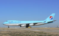 HL7601 @ DFW - Korean Air Cargo on the Taxiway - by Zane Adams