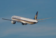 9V-SWL @ BCN - Singapore Airlines Boeing 777-300 - by Yakfreak - VAP