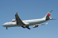 C-FYLG @ CYVR - Air Canada approaching YVR