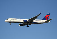 N712TW @ KATL - On final for Runway 26R - by Michael Martin