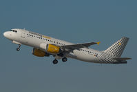 EC-KAX @ BCN - Vueling Airbus 320