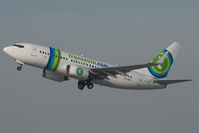 PH-XRY @ BCN - Transavia Boeing 737-700
