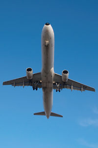 I-BIXI @ BCN - Alitalia Airbus 321