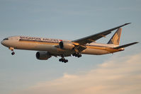 9V-SWL @ BCN - Singapore Airlines Boeing 777-300
