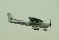 N1089D @ FRG - Short Final for 19