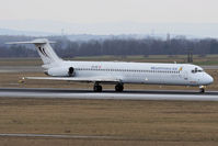 OE-IKB @ VIE - McDonnell Douglas MD-83 - by Juergen Postl