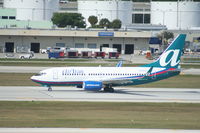 N286AT @ KFLL - Boeing 737-700 - by Mark Pasqualino
