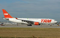 PT-MVA @ MIA - TAM A330 arrives Miami in perfect weather conditions