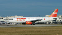 PR-MAR @ MIA - TAM A320 arrives Miami in Feb 2008