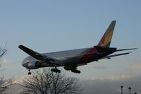 HL7756 @ EGLL - Taken at Heathrow Airport March 2008 - by Steve Staunton