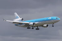 PH-KCB @ CYUL - KLM MD11
