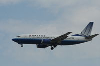 N310UA @ KORD - Boeing 737-300