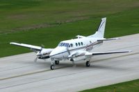 N902XP @ CID - Taxiing on Bravo to Landmark