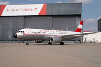 OE-LBP @ VIE - Austrian Airlines Airbus 320 in retro colors - by Yakfreak - VAP