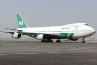 AP-BAT @ OMDB - Pakistan Airlines Boeing 747-200 - by Yakfreak - VAP