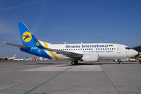 UR-GAK @ VIE - Ukraine International Boeing 737-500 - by Yakfreak - VAP