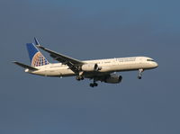 N33132 @ MCO - Continental