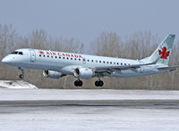 C-FHIQ @ CYOW - Air Canada E190 about to land on Rwy 25