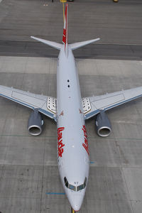 OE-LNT @ VIE - Lauda Air Boeing 737-800 - by Yakfreak - VAP