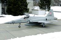 J-3077 @ LSMM - The Meiringen Open House gave some new opportunities to make pictures. The snow made the exclusive background.