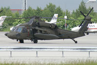 87-24621 @ VIE - USA - Army Sikorsky Black Hawk - by Thomas Ramgraber-VAP