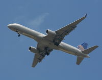 N12125 @ MCO - Continental
