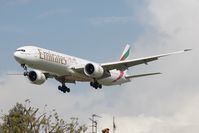 A6-EBN @ EGLL - Emirates 777-300