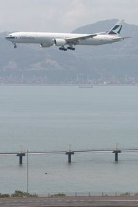 B-KPA @ VHHH - Cathay Pacific 777-300 - by Andy Graf-VAP