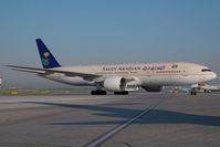 HZ-AKD @ VIE - Saudia Boeing 777-200 - by Yakfreak - VAP