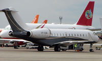 VP-CSB @ EGGW - New bombardier BD700 Global 5000 at Luton - by Terry Fletcher