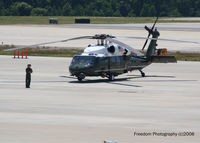 163259 @ RDU - Marine One- Blackhawk.  They were getting ready for the President. - by J.B. Barbour