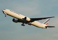 F-GSQC @ KBDL - Air France 06 taking off of runway 06. Headed to JFK - by Nick Michaud