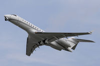 VP-BSE @ VIE - Bombardier BD-700-1A10 Global Express - by Juergen Postl