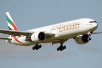 A6-EBR @ NZAA - Emirates 777-300 - by Andy Graf-VAP