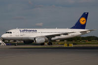 D-AILP @ BUD - Lufthansa Airbus A319 - by Yakfreak - VAP