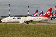 TC-JDG @ BUD - Turkish Airlines Boeing 737-400 - by Yakfreak - VAP