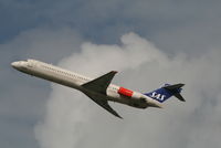 LN-RMP @ EBBR - flight SK594 is taking off from rwy 20 - by Daniel Vanderauwera