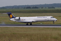 D-ACPC @ VIE - CRJ700 - by Juergen Postl