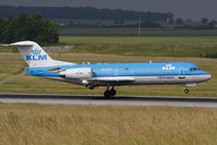 PH-WXC @ VIE - Fokker 70 - by Juergen Postl