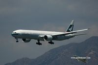 B-KPB @ VHHH - Cathay Pacific approaching runway 25R - by Michel Teiten ( www.mablehome.com )
