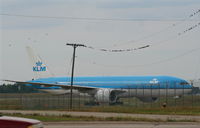 PH-BQE @ DTW - KLM 777-200 - by Florida Metal